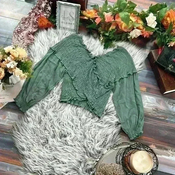 Entro Idem Ditto Cross Off The Shoulder Shirred Top Small - Picture 3 of 11